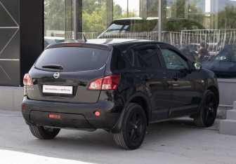 Подержанный автомобиль Nissan Qashqai 2007 года (5 фото)