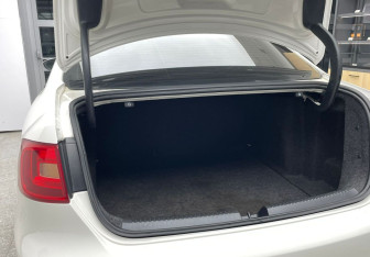 Подержанный автомобиль Volkswagen Jetta Sedan 2014 года (7 фото)