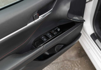 Подержанный автомобиль Toyota Camry Sedan 2020 года (17 фото)