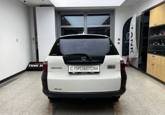 Подержанный автомобиль Honda Partner 2007 года (6 фото)