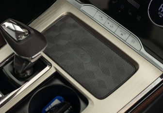 Подержанный автомобиль Exeed VX 2022 года (16 фото)