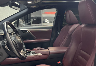 Подержанный автомобиль Lexus RX 2017 года (10 фото)