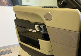 Подержанный автомобиль Land Rover Range Rover 2014 года (12 фото)