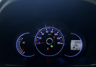 Подержанный автомобиль Honda N-WGN 2014 года (11 фото)