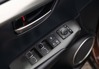 Подержанный автомобиль Lexus NX 2018 года (20 фото)