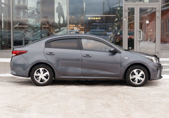 Подержанный автомобиль Kia Rio Sedan 2021 года (4 фото)