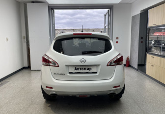 Подержанный автомобиль Nissan Murano Suv 2013 года (5 фото)