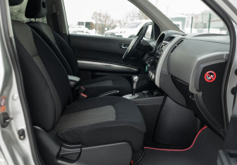 Подержанный автомобиль Nissan X-Trail 2008 года (19 фото)