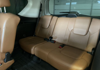 Подержанный автомобиль Infiniti QX80 2019 года (10 фото)