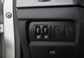 Подержанный автомобиль Renault Fluence 2013 года (17 фото)