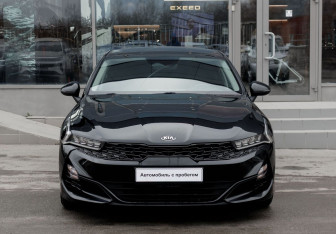 Подержанный автомобиль Kia K5 2020 года (2 фото)