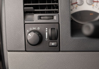 Подержанный автомобиль Dodge Durango 2005 года (17 фото)