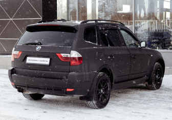 Подержанный автомобиль BMW X3 2007 года (5 фото)