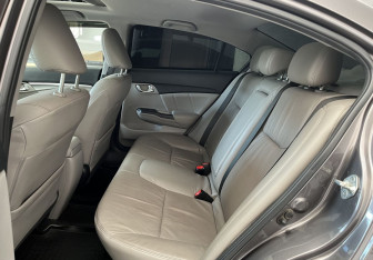 Подержанный автомобиль Honda Civic Sedan 2013 года (15 фото)