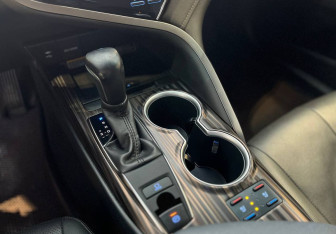 Подержанный автомобиль Toyota Camry Sedan 2021 года (8 фото)