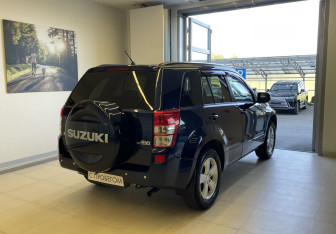 Подержанный автомобиль Suzuki Grand Vitara 2008 года (4 фото)