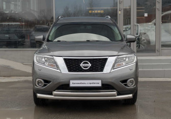 Подержанный автомобиль Nissan Pathfinder 2016 года (2 фото)