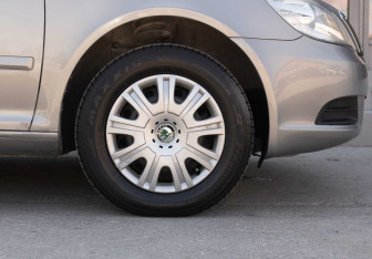 Подержанный автомобиль Skoda Octavia Liftback 2012 года (9 фото)