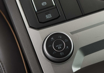 Подержанный автомобиль Volkswagen Touareg 2021 года (17 фото)