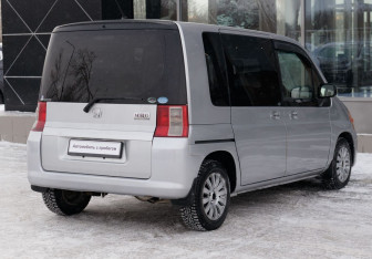 Подержанный автомобиль Honda Mobilio 2002 года (5 фото)