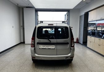 Подержанный автомобиль LADA (ВАЗ) Largus Wagon 2016 года (5 фото)