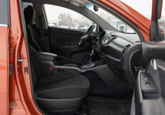Подержанный автомобиль Kia Sportage 2011 года (18 фото)