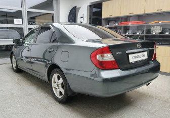 Подержанный автомобиль Toyota Camry Sedan 2003 года (6 фото)