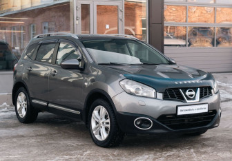 Подержанный автомобиль Nissan Qashqai+2 2013 года (3 фото)