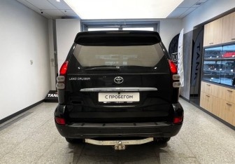 Подержанный автомобиль Toyota Land Cruiser Prado 2008 года (6 фото)