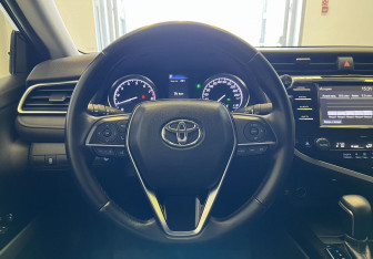 Подержанный автомобиль Toyota Camry Sedan 2019 года (9 фото)