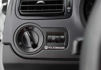 Подержанный автомобиль Volkswagen Polo Sedan 2017 года (16 фото)