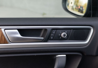 Подержанный автомобиль Volkswagen Touareg 2015 года (19 фото)