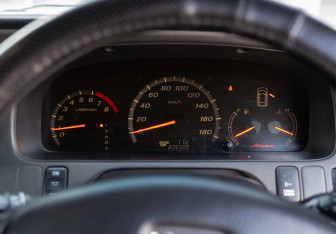 Подержанный автомобиль Honda Odyssey Compactvan 2002 года (12 фото)