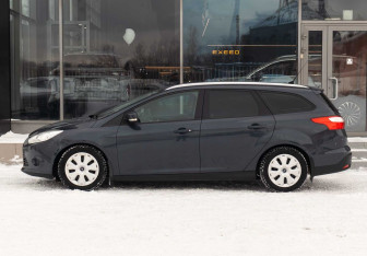 Подержанный автомобиль Ford Focus Wagon 2012 года (8 фото)