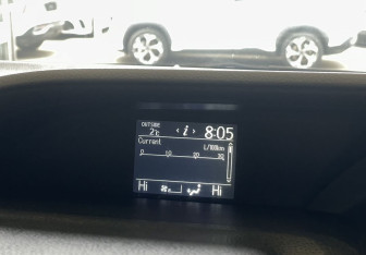 Подержанный автомобиль Toyota Noah Minivan 2017 года (16 фото)