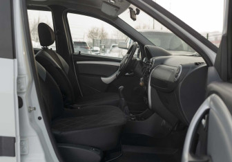 Подержанный автомобиль LADA (ВАЗ) Largus Wagon 2017 года (17 фото)