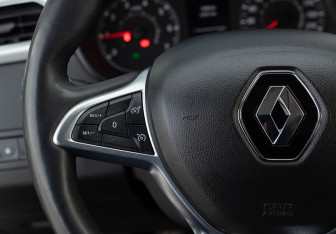 Подержанный автомобиль Renault Arkana 2021 года (12 фото)