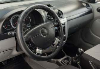 Подержанный автомобиль Chevrolet Lacetti Hatchback 2006 года (11 фото)