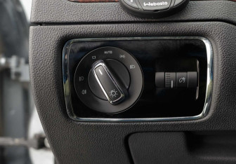 Подержанный автомобиль Skoda Superb Wagon 2012 года (20 фото)