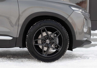 Подержанный автомобиль Hyundai Santa Fe 2018 года (9 фото)