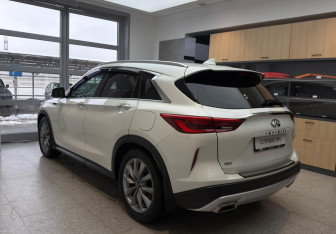 Подержанный автомобиль Infiniti QX50 2021 года (7 фото)