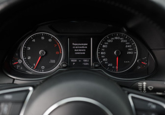 Подержанный автомобиль Audi Q5 2014 года (12 фото)