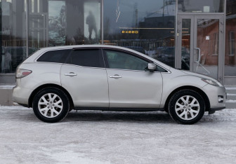 Подержанный автомобиль Mazda CX-7 2008 года (4 фото)