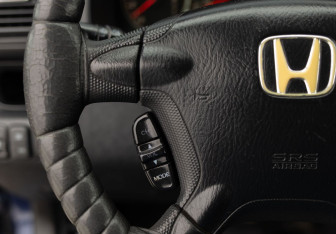 Подержанный автомобиль Honda CR-V 2006 года (12 фото)