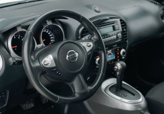 Подержанный автомобиль Nissan Juke 2012 года (11 фото)