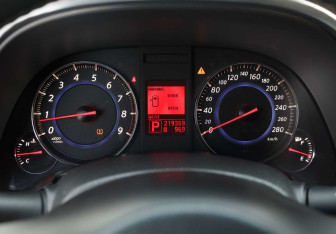 Подержанный автомобиль Infiniti FX 2010 года (13 фото)