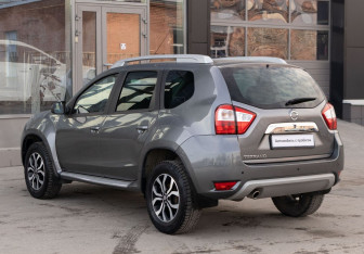 Подержанный автомобиль Nissan Terrano 2016 года (7 фото)