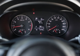 Подержанный автомобиль Kia Rio Hatchback 2018 года (13 фото)