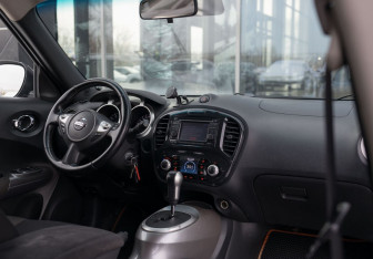 Подержанный автомобиль Nissan Juke 2011 года (10 фото)