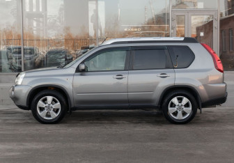 Подержанный автомобиль Nissan X-Trail 2008 года (8 фото)